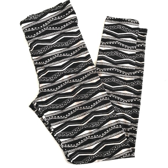 PINK Victoria's Secret VS Dog Small Black White Cotton Geometric Leggings - Picture 1 of 10